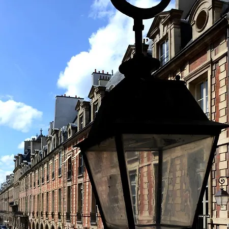 Apartment Paris-place Des Vosges I *